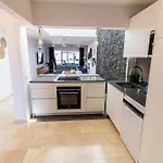 וילה Coco Bay *
